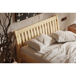 Letto in legno massello di pino Tonja con testiera 