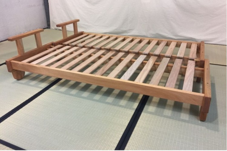 Divano letto in legno Facile con futon Divano letto in legno Facile con futon