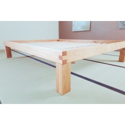 Letto in legno massello Lichene ad incastri