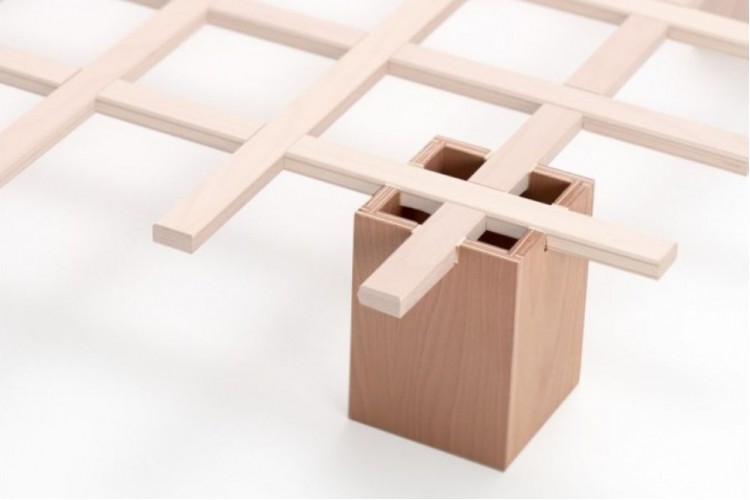  Letto con struttura in legno naturale Sistema